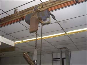 Figure 3. Overhead hoist operated by pendent.