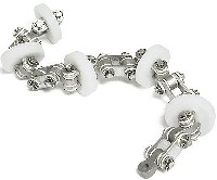 Figure 2. Chain and flights (white discs) of a drag link conveyor