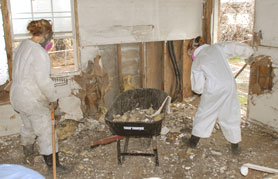 Photo courtesy of FEMA. This picture shows actual disaster site work conditions and may not illustrate proper safety and health procedures.