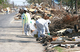 Photo courtesy of FEMA. This picture shows actual disaster site work conditions and may not illustrate proper safety and health procedures.