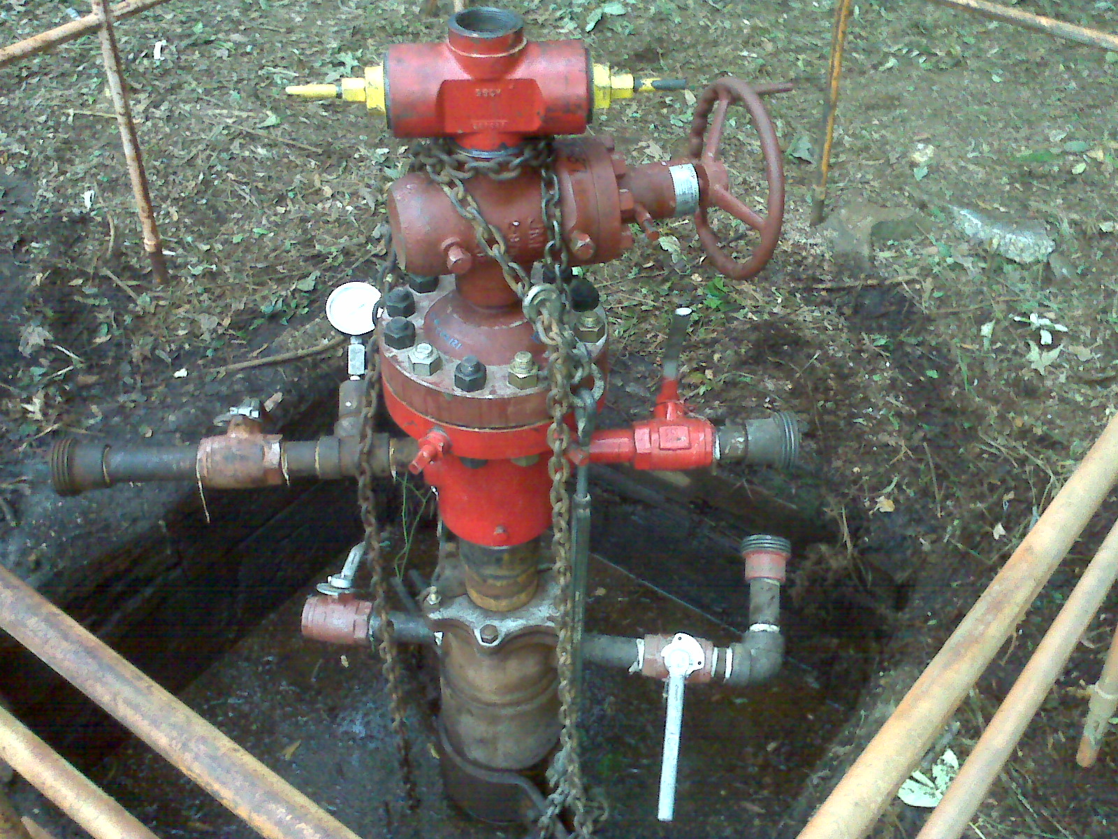 Repaired wellhead prepared for plugging and abandoning. Photo Credit: Bob Stone - Contributor for module