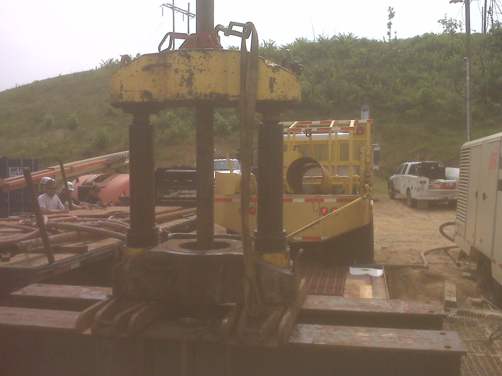 Figure 4. asing jacks used for tubular removal. Photo Credit: Bob Stone - Contributor for module