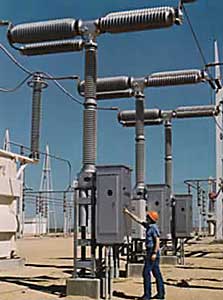 Figure 2. Live tank SF6 gas power circuit breaker