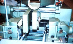 Interlocked guards on cutting heads on planer