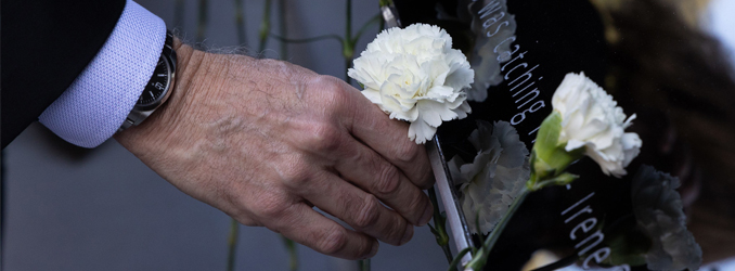 Honoring Fallen Workers / Homenaje a los trabajadores caídos