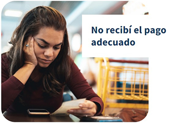 No me pagaron adecuadamente - mujer revisando su cheque de pago